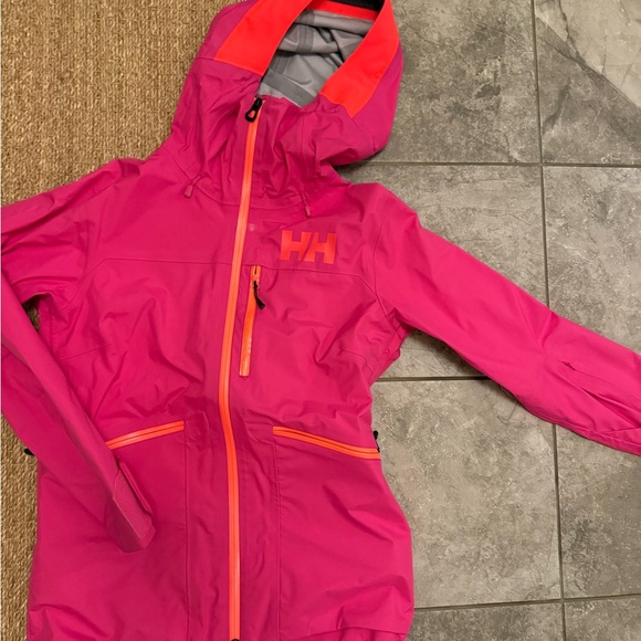 Helly Hansen women’s ski jacket - Picture 1 of 2